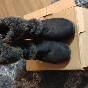 Cozy Black Faux Fur Ankle Booties